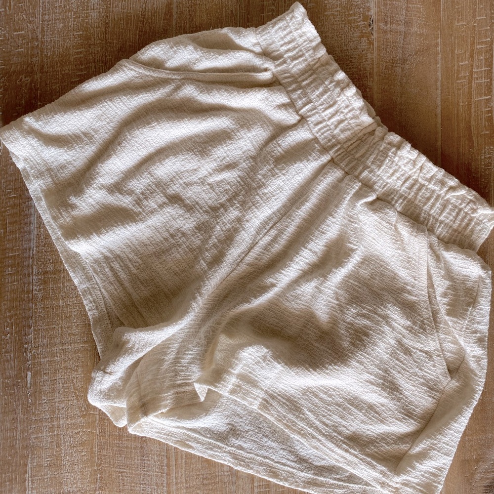 Ghanda Cream Women's Shorts